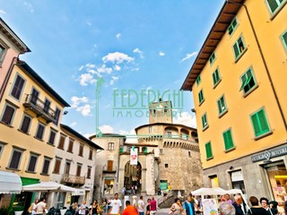 Immobile commerciale in Affitto a Castelnuovo di Garfagnana, 1'500€, 115 m²