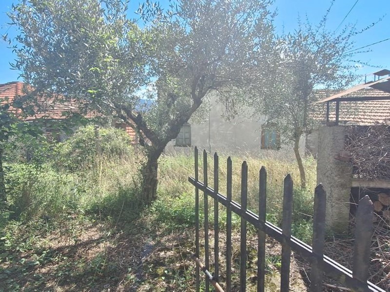 Casa Indipendente in Vendita a Bagni di Lucca, zona San Cassiano di Controne, 90'000€, 90 m², arredato