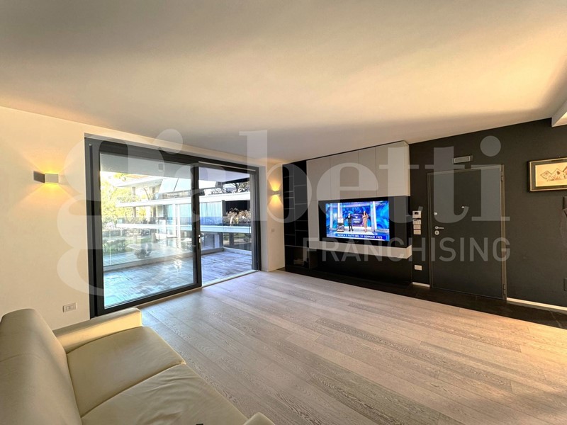 Quadrilocale in Vendita a Bari, 575'000€, 130 m², arredato