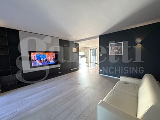 Quadrilocale in Vendita a Bari, 575'000€, 130 m², arredato