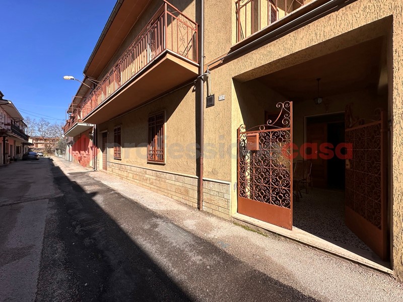 Trilocale in Vendita a Capistrello, 35'000&euro;, 95 m², arredato
