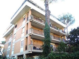 Appartamento in Vendita a Roma, 540'000€, 167 m²