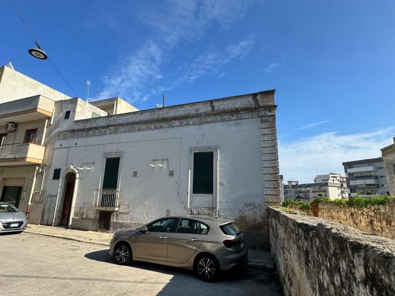Casa Indipendente in Vendita a Monopoli, 320'000€, 195 m²