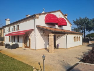 Casa Indipendente in Vendita a Pojana Maggiore, 325'000&euro;, 320 m²