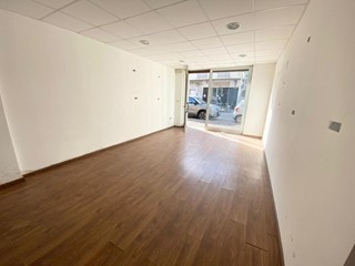 Immobile commerciale in Vendita a Pescara, 165'000€, 123 m²