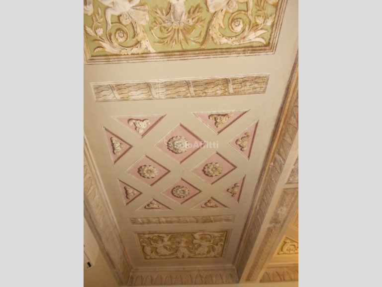 Ufficio in Affitto a Siena, zona Centro storico, 1'500€, 140 m²