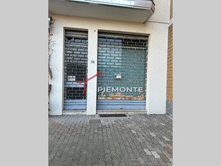 Immobile commerciale in Vendita a Momo, 28'000€, 50 m²