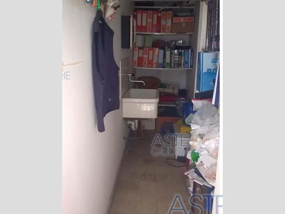 Immobile commerciale in Vendita a Rimini, 81'000€, 46 m²