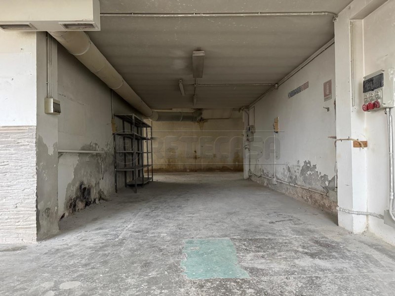 Laboratorio in Affitto a Crema, 600&euro;, 141 m²