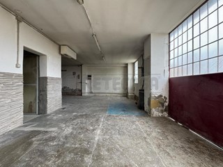 Laboratorio in Affitto a Crema, 600€, 141 m²