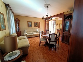 Quadrilocale in Vendita a Borgonovo Val Tidone, 108'000€, 120 m²