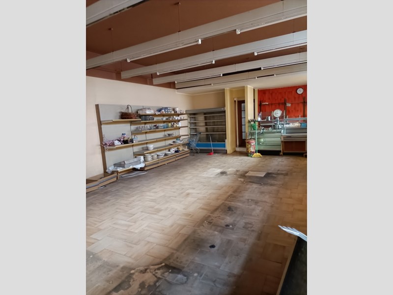 Immobile commerciale in Vendita a Borgonovo Val Tidone, 107'000€, 160 m²