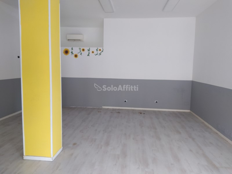 Capannone in Affitto a Castellarano, 950&euro;, 55 m²