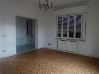 Casa Semi Indipendente in Vendita a Massarosa, 125'000€, 90 m²