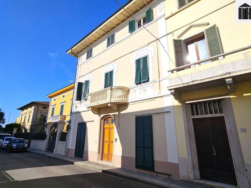 Casa Indipendente in Vendita a Santa Croce sull'Arno, 200'000€, 235 m²