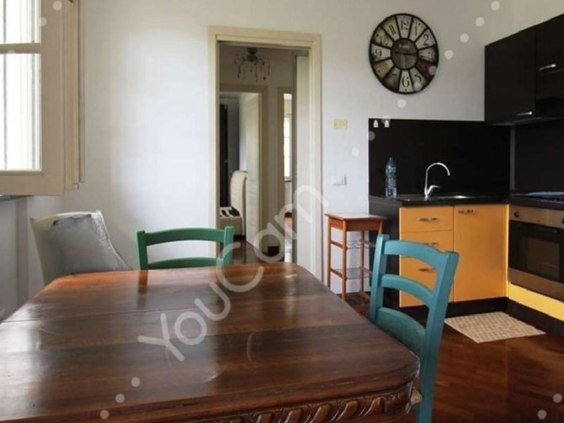 Trilocale in Vendita a Lucca, zona Sant'Anna, 215'000€, 70 m², arredato, con Box