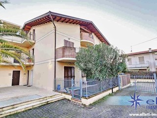 Quadrilocale in Vendita a Massa, zona Marina di Massa, 345'000€, 110 m²