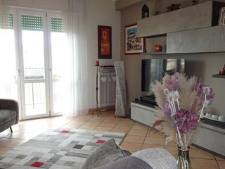 Attico in Vendita a Cascina, 137'000€, 95 m², con Box