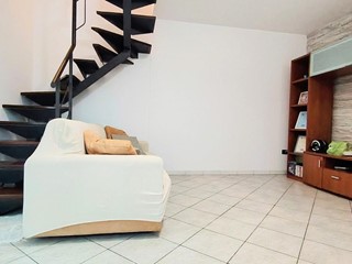 Casa Indipendente in Vendita a Collesalvetti, zona Vicarello, 155'000&euro;, 100 m², arredato