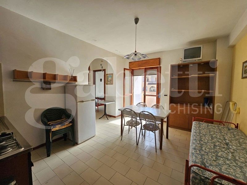 Trilocale in Vendita a Scalea, 37'000€, 45 m², arredato