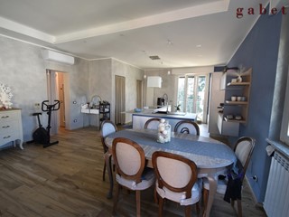 Villa in Vendita a Robecco sul Naviglio, 625'000€, 280 m²