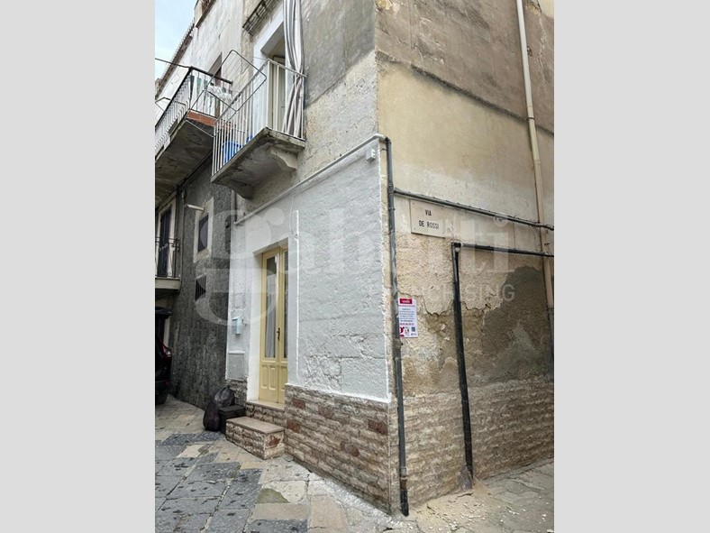 Casa Indipendente in Vendita a Canosa di Puglia, 22'000€, 45 m²