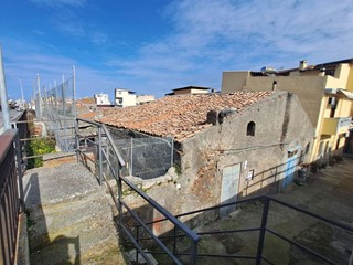 Casa Indipendente in Vendita a Barcellona Pozzo di Gotto, 25'000€, 145 m²