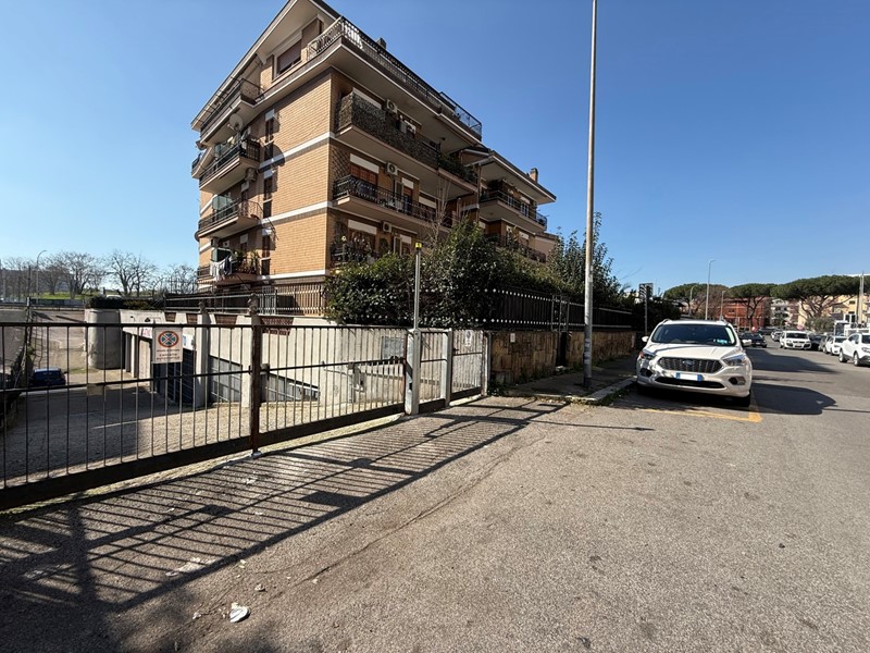 Monolocale in Vendita a Roma, 700'000€, 950 m²