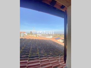 Appartamento in Vendita a Gambassi Terme, 65'000€, 98 m²