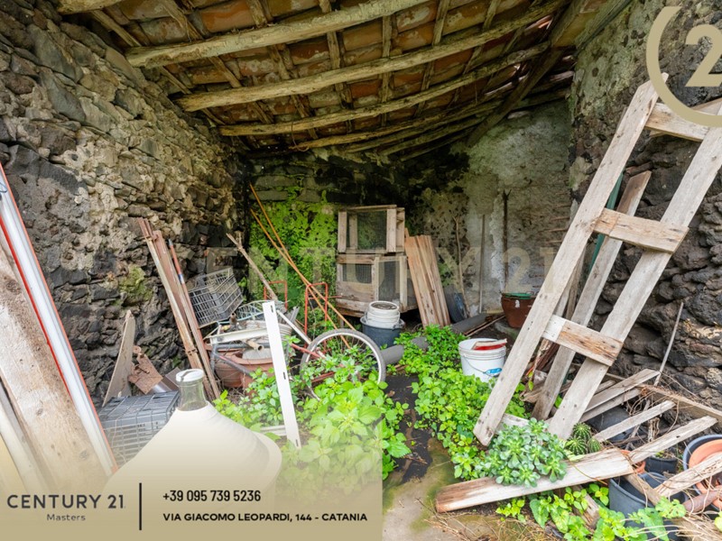 Casa Indipendente in Vendita a Viagrande, 64'000&euro;, 81 m²