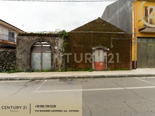 Casa Indipendente in Vendita a Viagrande, 64'000&euro;, 81 m²