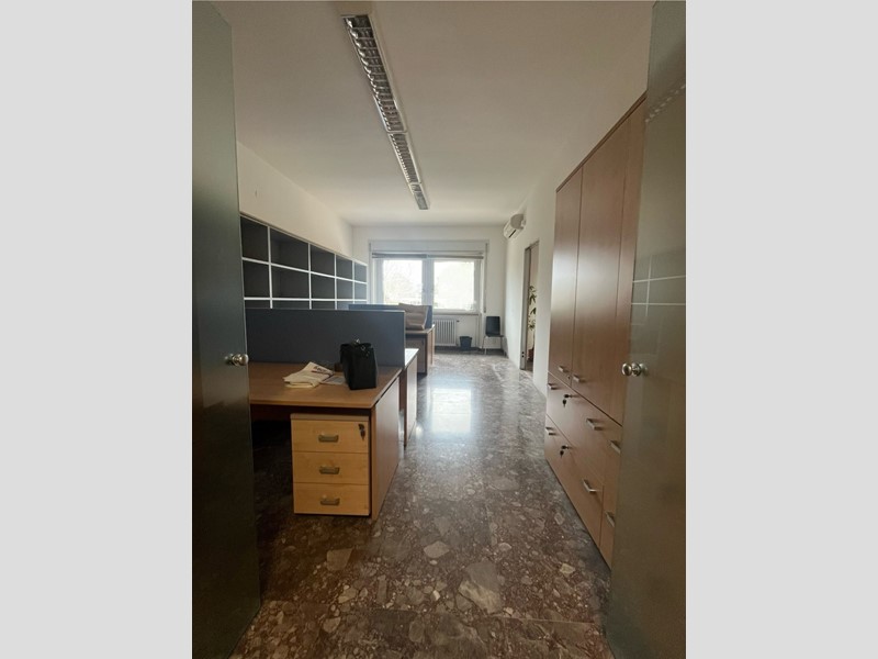 Appartamento in Vendita a Jesi, 230'000€, 150 m², con Box