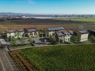 Casa Semi Indipendente in Vendita a Zevio, 365'000€, 150 m², arredato, con Box