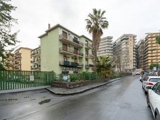 Capannone in Vendita a Catania, 57'000€, 260 m², con Box
