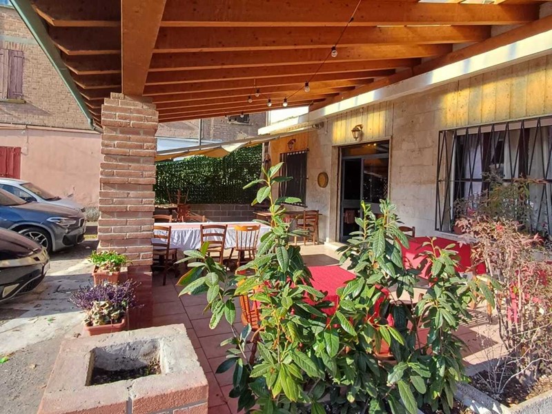 Immobile commerciale in Affitto a Fornovo di Taro, 1'500€, 120 m²