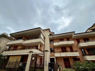 Mansarda in Vendita a Motta Sant'Anastasia, zona Centro, 90'000€, 61 m², con Box