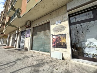 Capannone in Affitto a Catanzaro, zona Lido Lungomare, 1'100&euro;, 110 m²