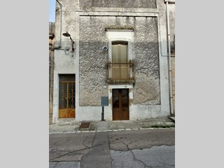 Casa Indipendente in Vendita a Poggiardo, 55'000€, 113 m²