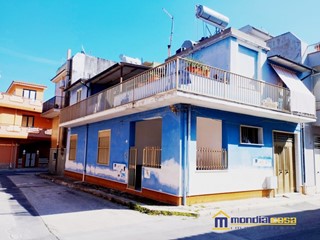 Casa Indipendente in Vendita a Pachino, 92'000€, 210 m²