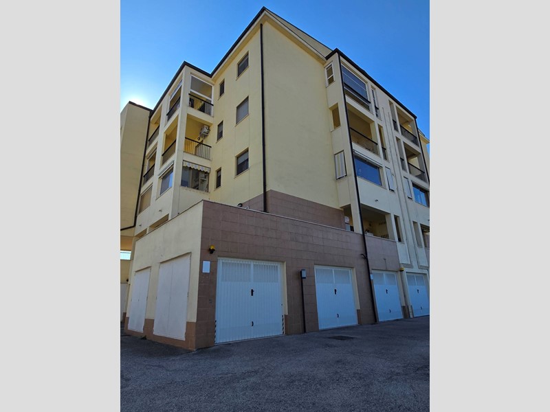 Appartamento in Vendita a Chieti, zona Brecciarola, 135'000€, 109 m²