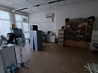 Ufficio in Vendita a Poggibonsi, 80'000€, 94 m²