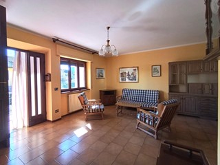 Villetta a schiera in Vendita a Barga, 173'000&euro;, 120 m², arredato, con Box