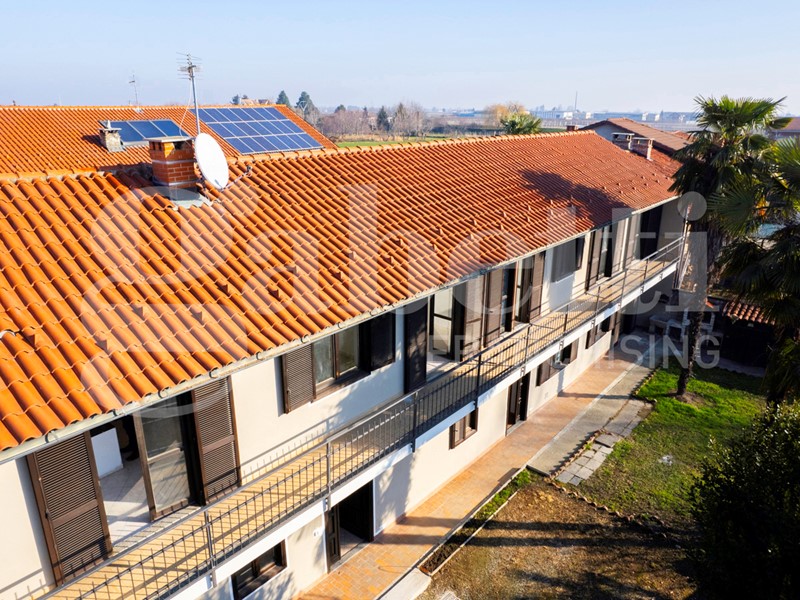 Casa Indipendente in Vendita a Pinerolo, 179'000€, 290 m²