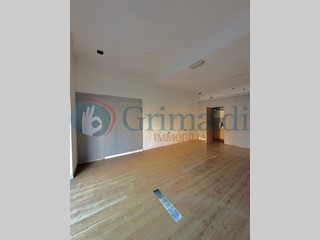 Negozio in Vendita a Perugia, 39'000€, 60 m²