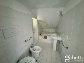 Negozio in Affitto a Pomigliano d'Arco, 550€, 70 m²