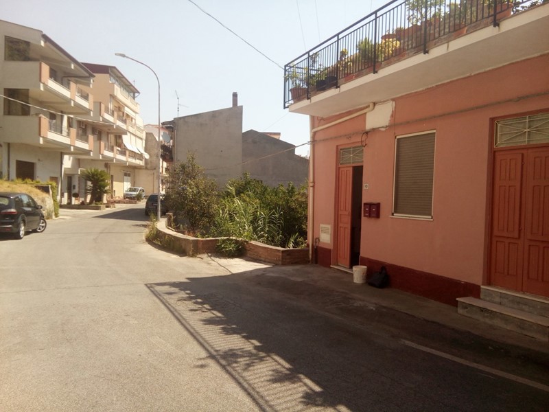 Quadrilocale in Vendita a Gualtieri Sicaminò, 45'000€, 129 m²