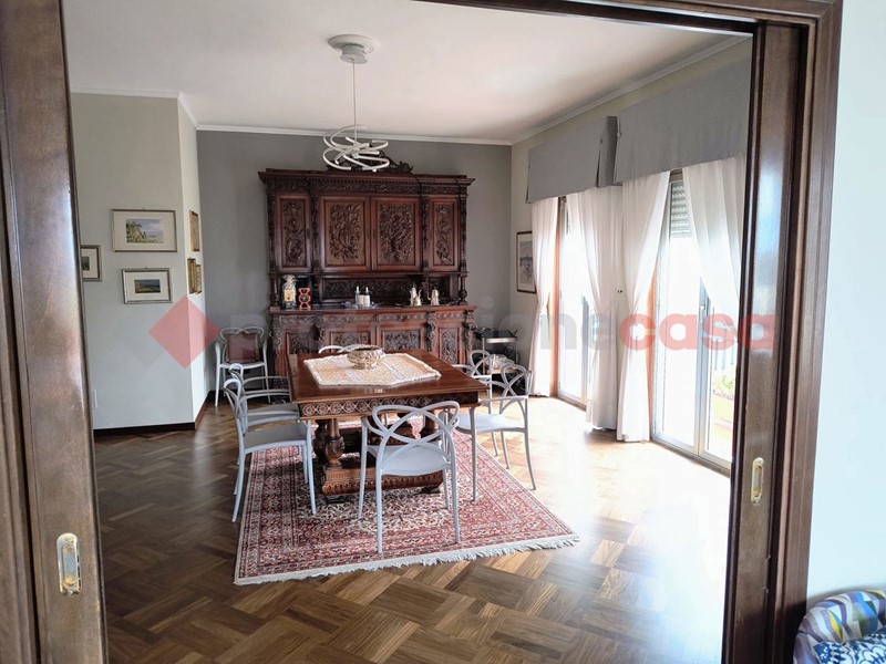 Appartamento in Vendita a Reggio Calabria, 750'000€, 310 m²