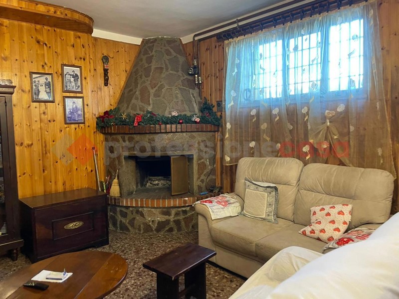 Villa in Vendita a Ardea, 340'000€, 300 m²