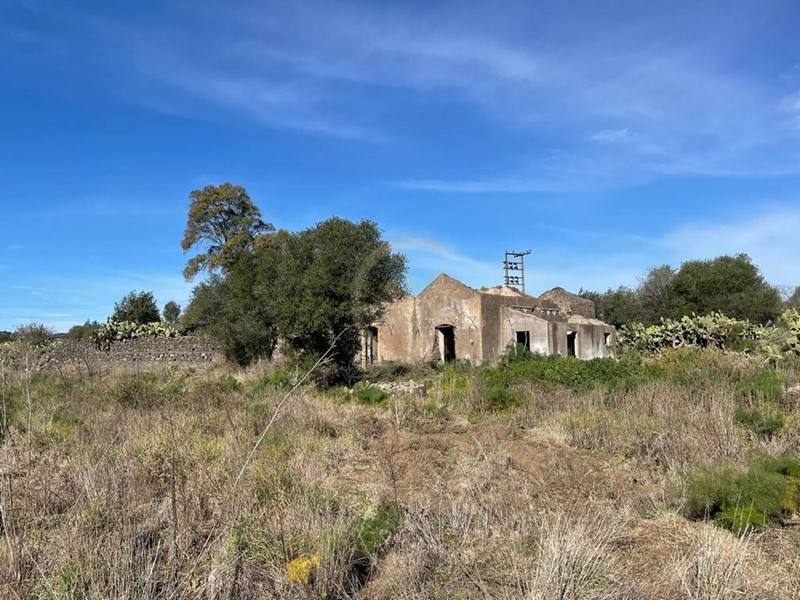 Terreno edificabile in Vendita a Misterbianco, zona Zona Toscano, 330'000€, 300 m²