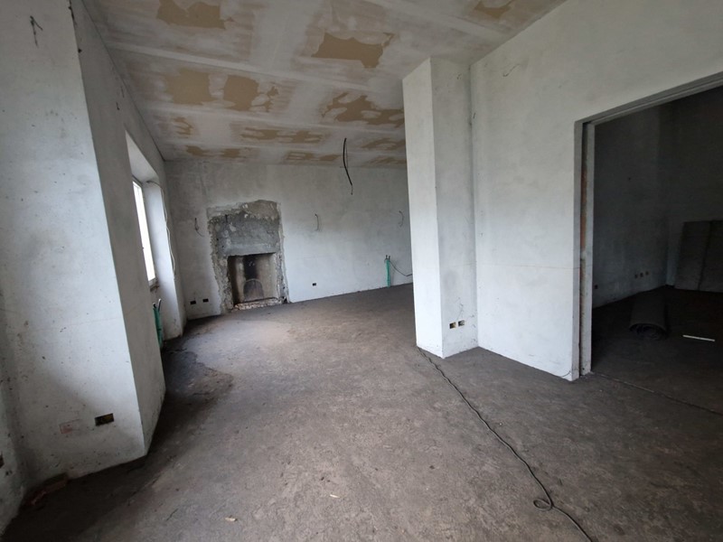 Casa Indipendente in Vendita a Lucca, zona Arancio, 1'500'000€, 370 m², con Box